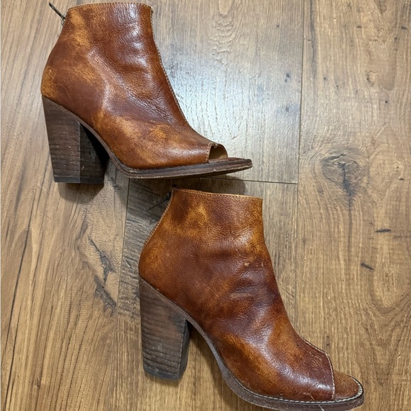 Bed Stu Onset Cobbler Series Peep Toe Bootie size 6 - Picture 5 of 8